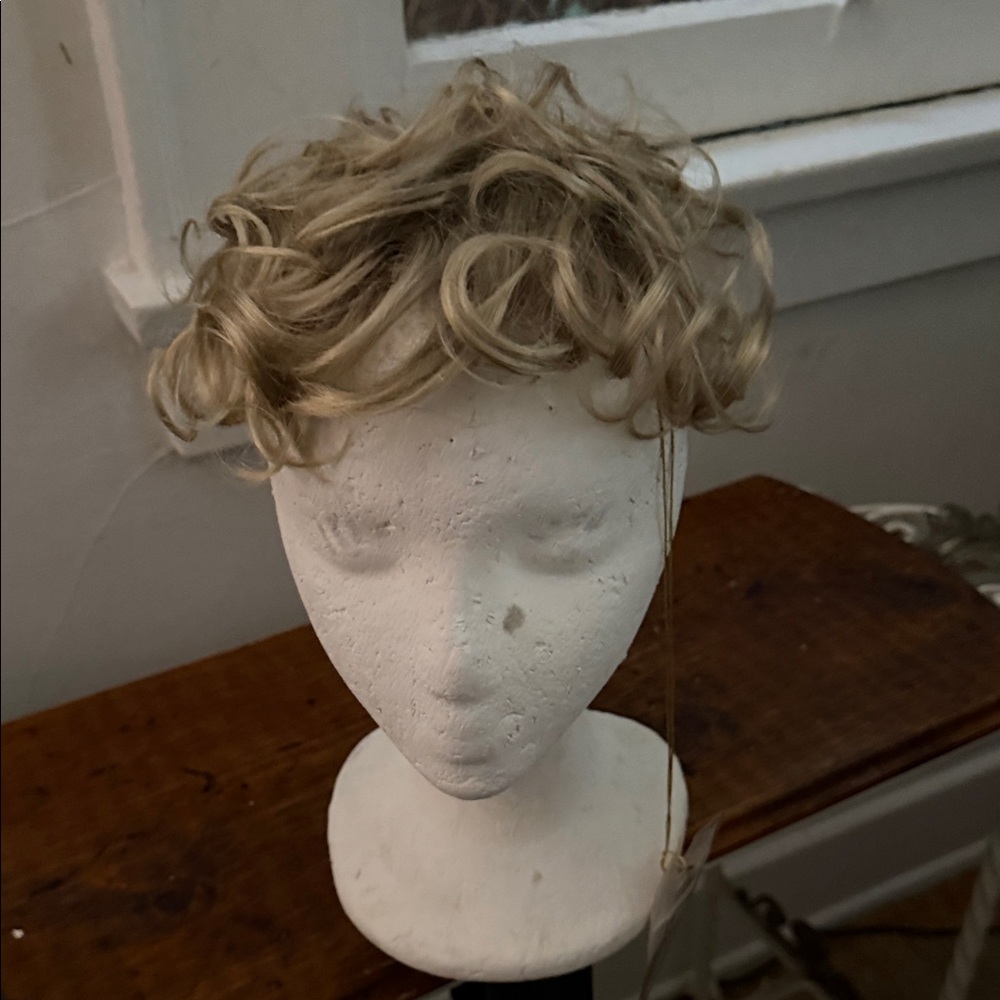 83 Jon renau Curly Blonde Hair Topper